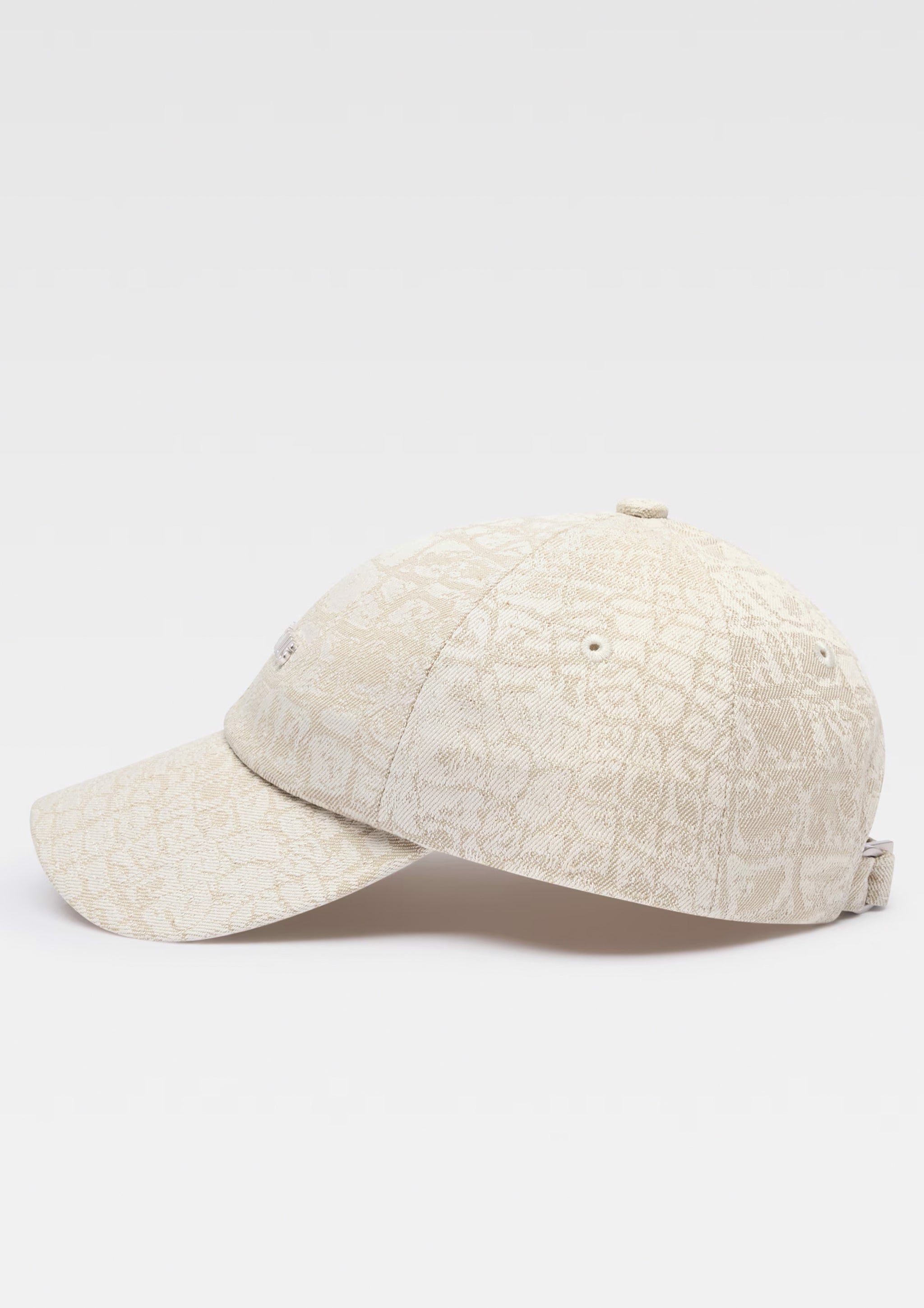 JACQUEMUS｜ (LA CASQUETTE GADJO (246AC670 3071 140)) The Gadjo cap by JACQUEMUS | Official website