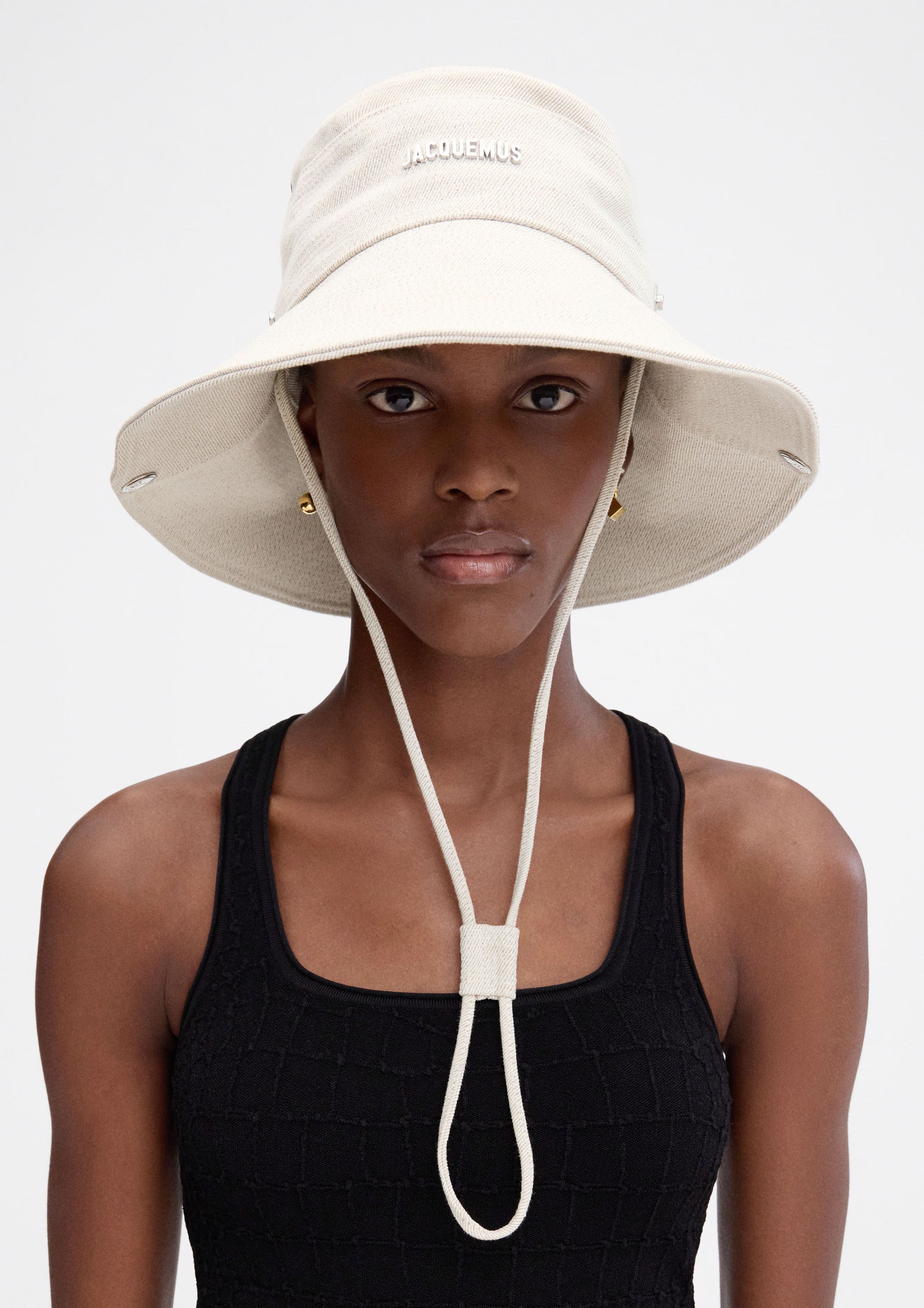 JACQUEMUS - LE BOB DE-NIMES OFF-WHITE – SOLAR MTP