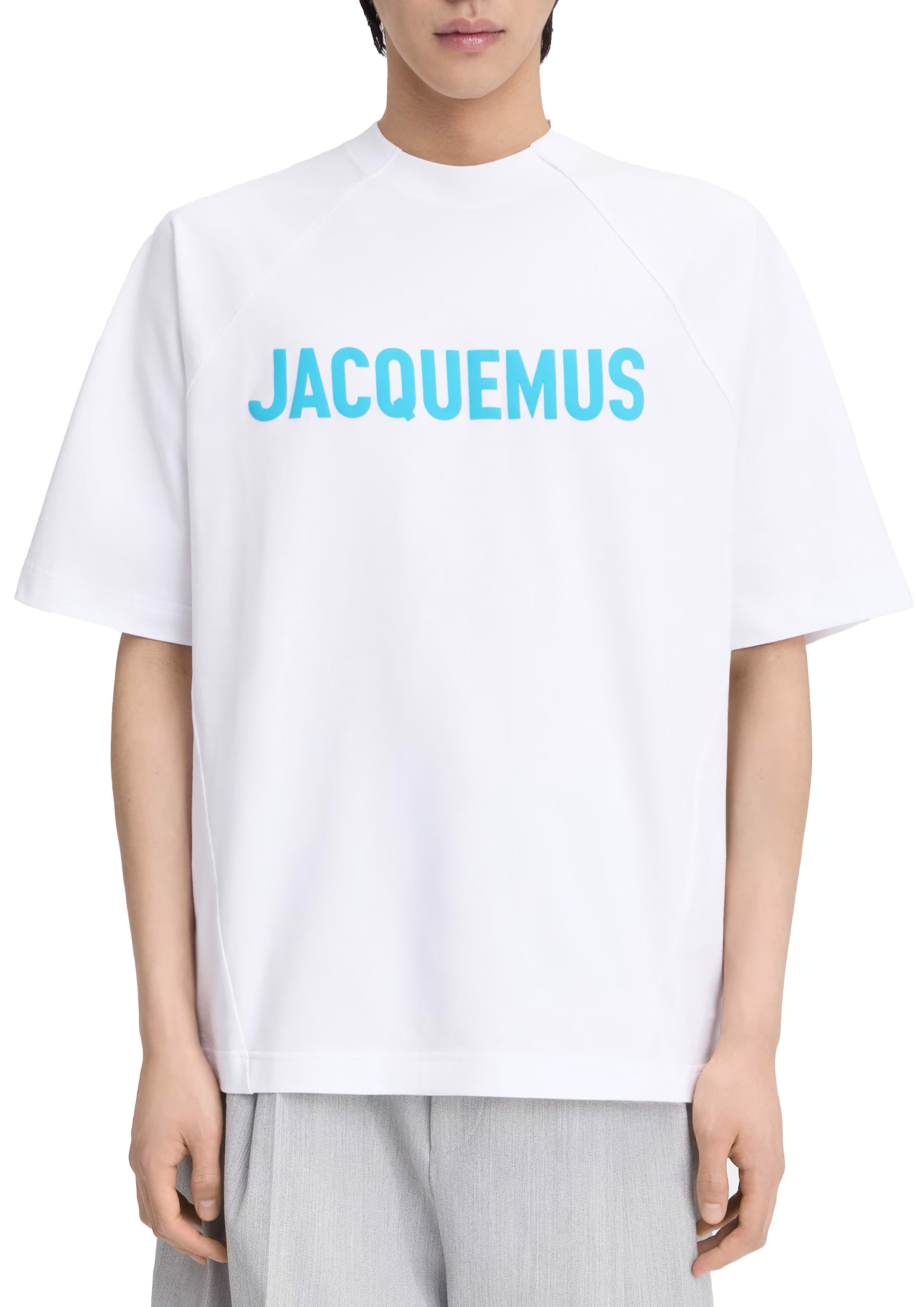 JACQUEMUS｜ (LE TSHIRT TYPO (245JS212 2011 130)) The Typo t-shirt by JACQUEMUS | Official website