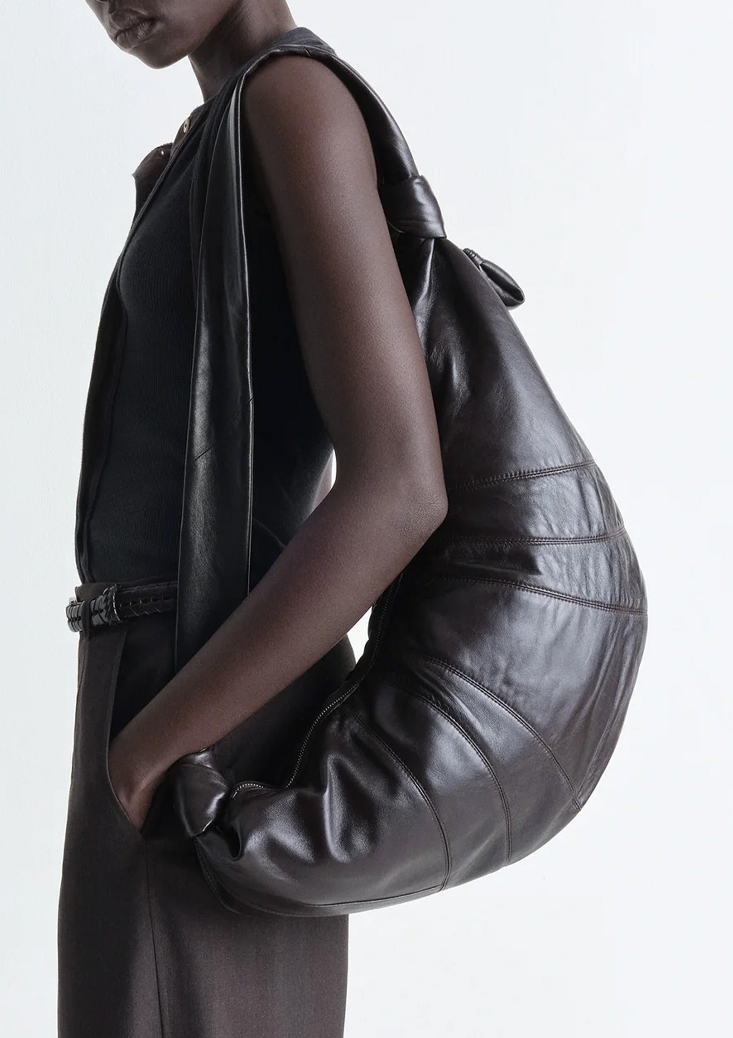 LEMAIRE LARGE CROISSANT BAG ダークチョコレート Lemaire Large Croissant Bag in Dark Chocolate Curated at