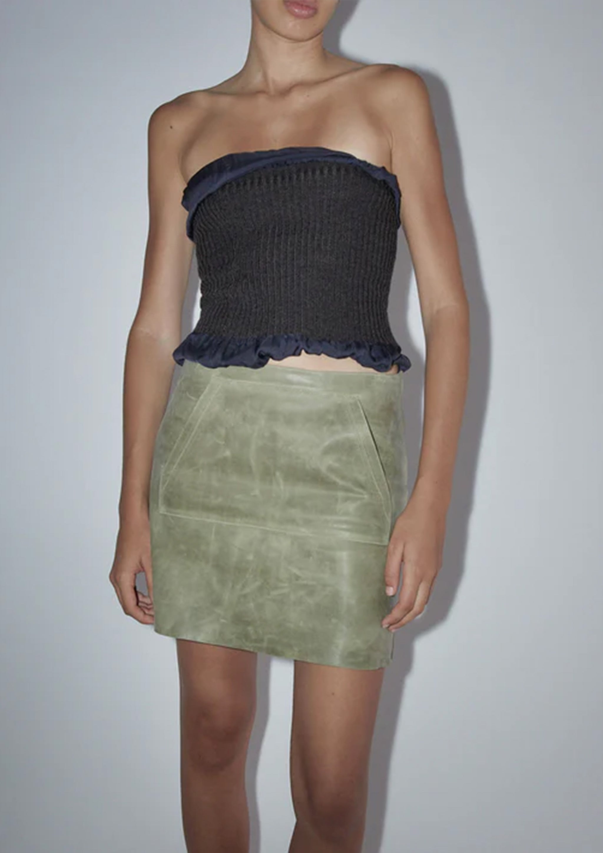 【関税込み】Paloma Wool カーキ Stacks ミニスカート PALOMA WOOL - STACKS GREEN – SOLAR MTP