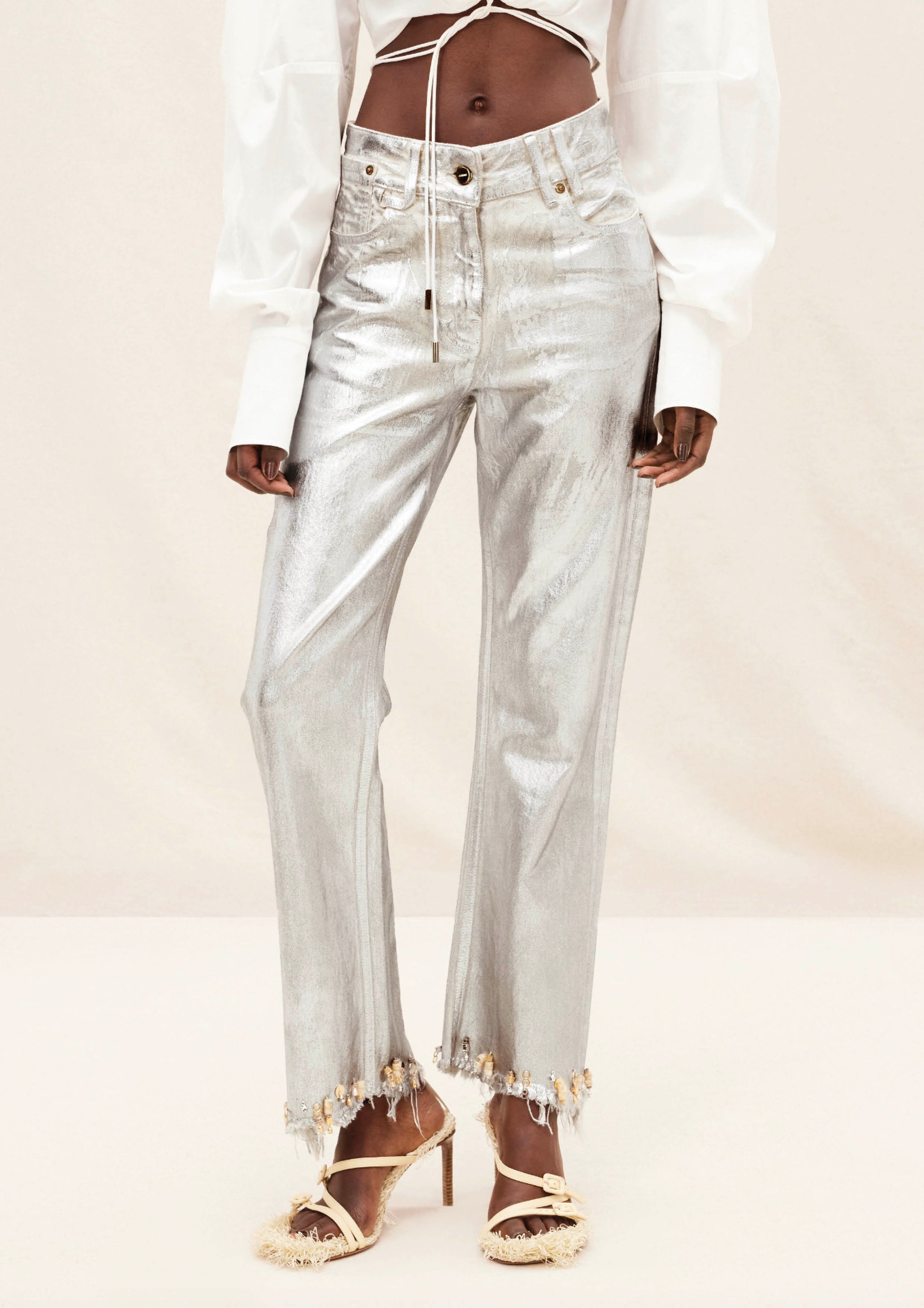 【送料&関税込】Jacquemus le De N Mes Court Articha Jeans 20007050_45240570_600.jpg